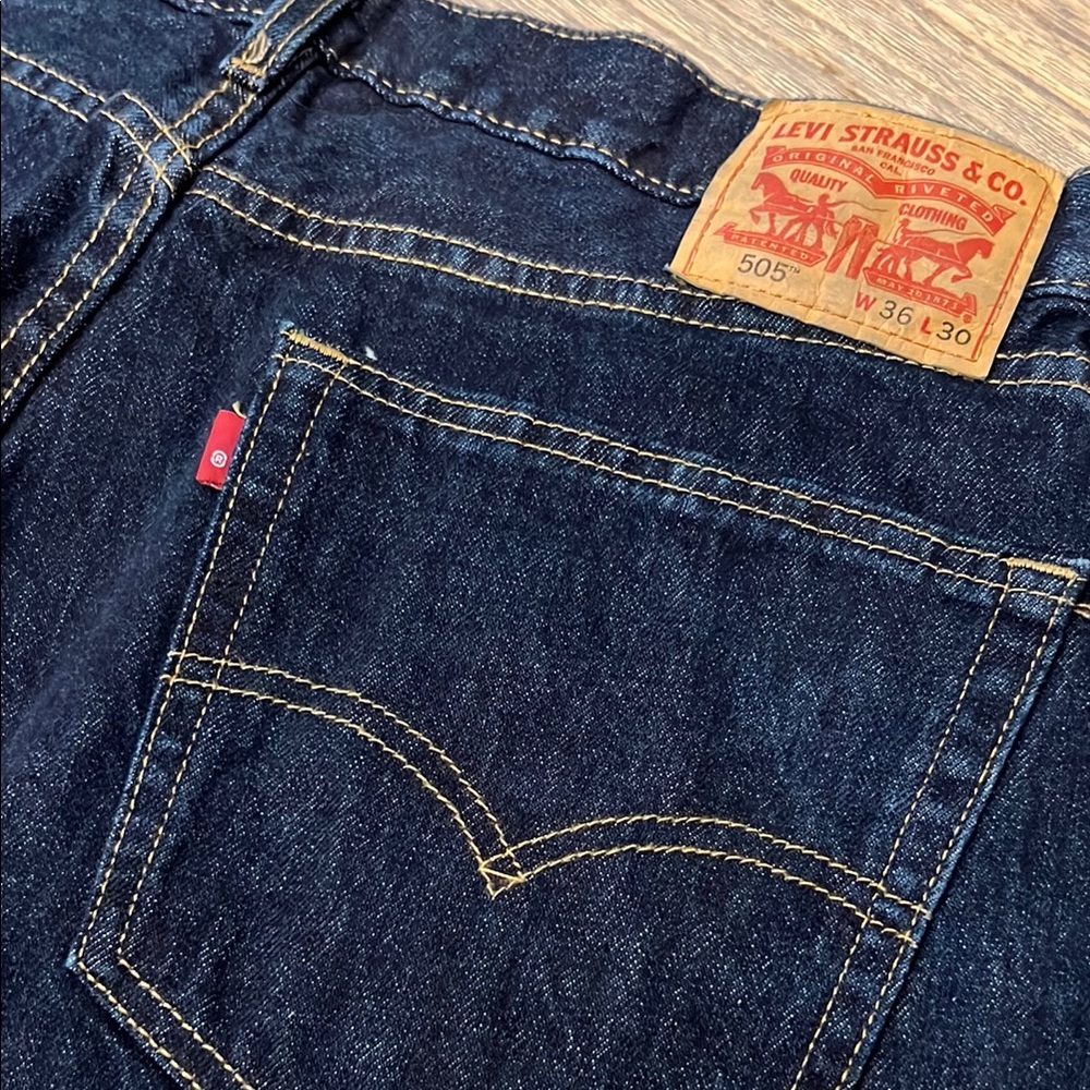 Levi's 505 Blue Straight Jeans Timeless Style 36 x 30